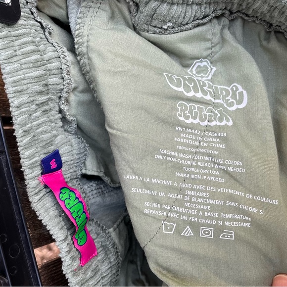 Empyre Wm’s Jessie Sage Corduroy Skate Pants NWOT Sz M - Picture 8 of 13